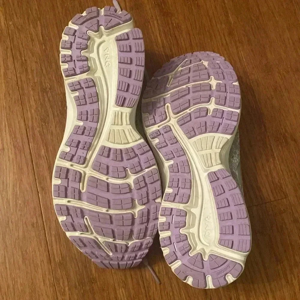 Brooks Anthem 2 - gray and purple sneakers - great condition- size 9.5